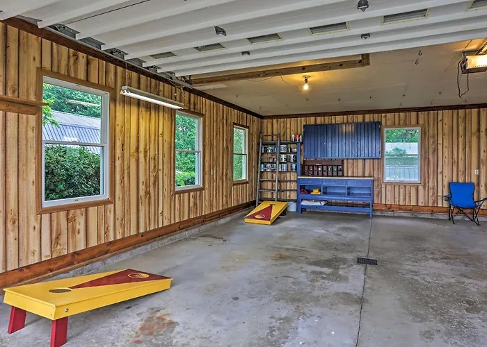Millersburg Home With Covered Porch And Fire Pit!