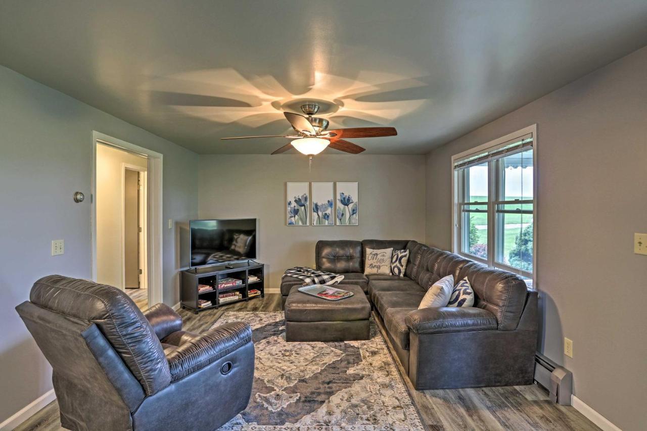 Holiday home With Covered Porch And Fire Pit! *