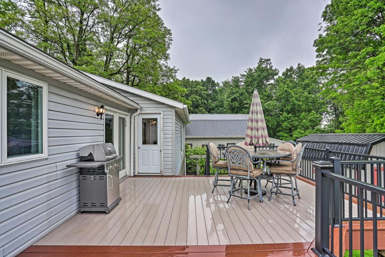 Holiday home With Covered Porch And Fire Pit! *