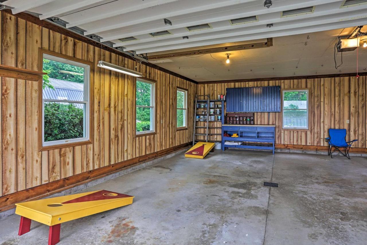 With Covered Porch And Fire Pit!